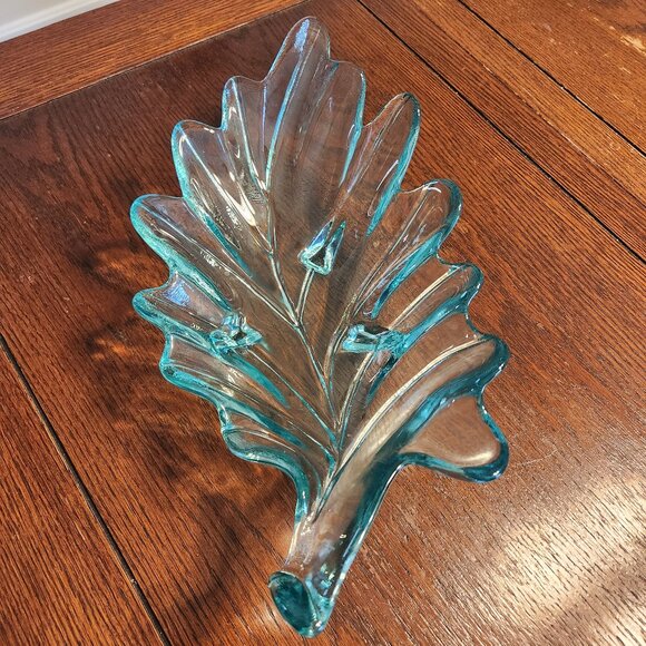Vidrios San Miguel 100% Recycled Aqua Blue Glass Oak Leaf Dish - Picture 7 of 16